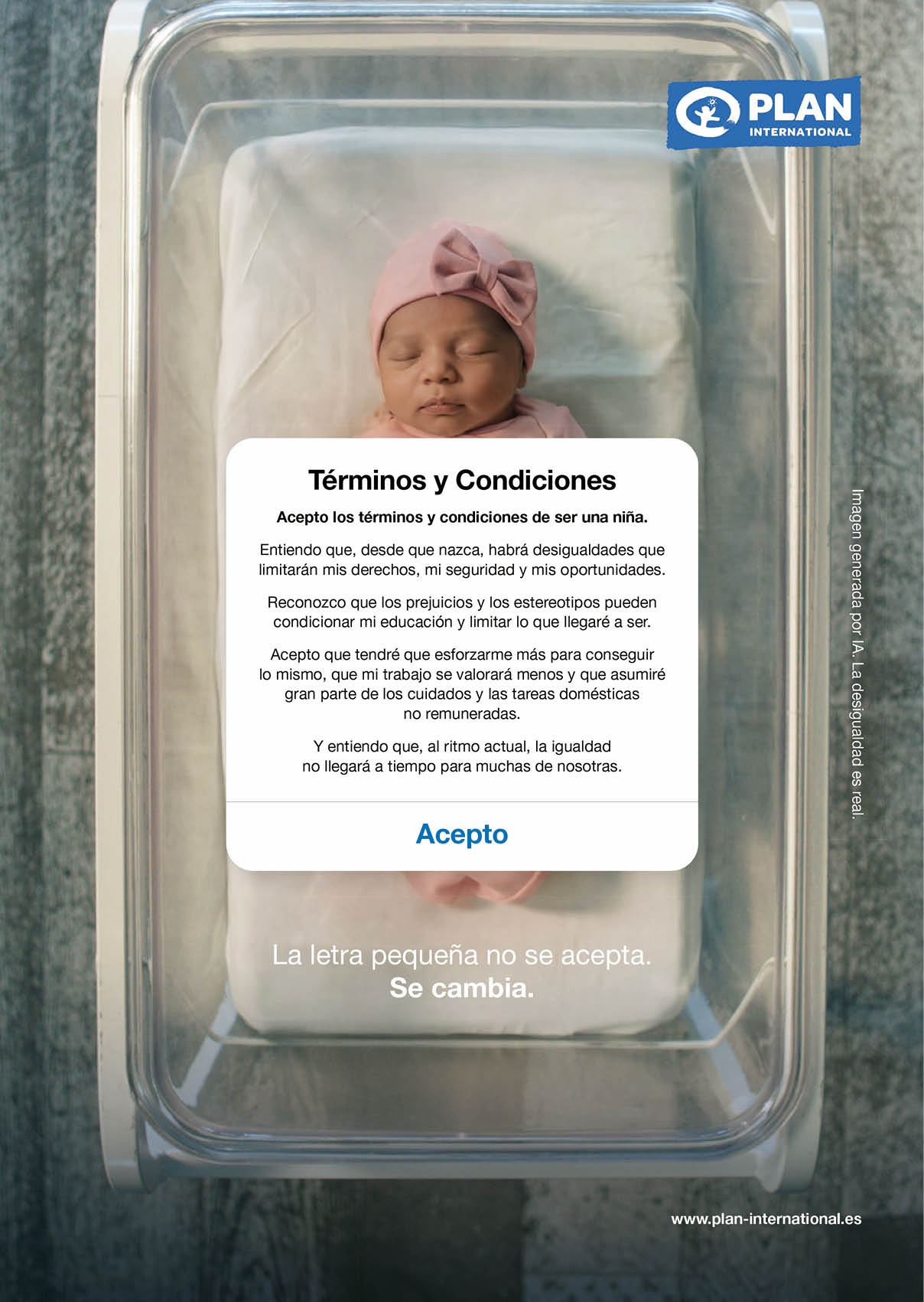 Un reci n nacido con gorro rosa est acostado en una cuna de hospital con un texto superpuesto que presenta t rminos y condiciones sobre la aceptaci n de ser ni a y la igualdad de g nero.  Descripci n generada con IA